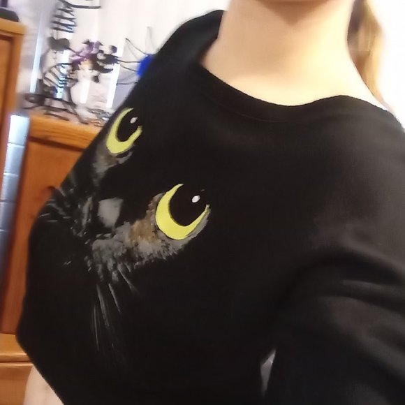 Black Cat Cropped Sweater - Picture 2 of 5